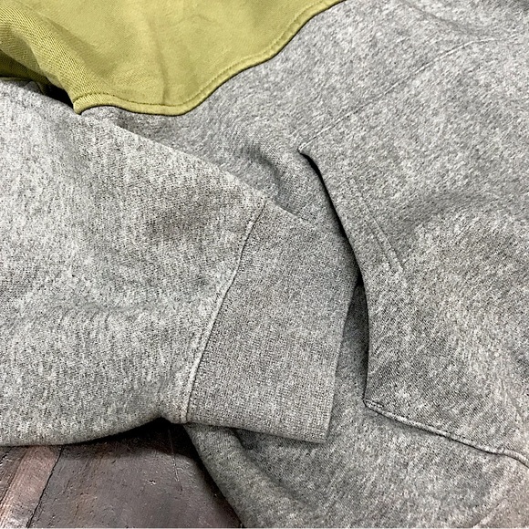 Levi’s 2-Tone Hoodie - Picture 6 of 10